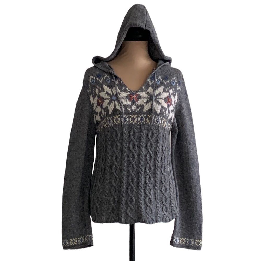Long sleeve wool sweaters size L